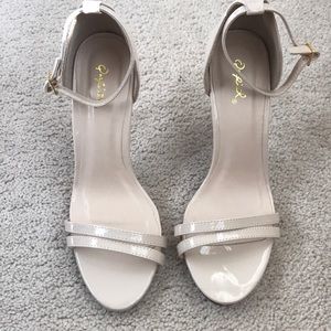 Boutique Nude heels